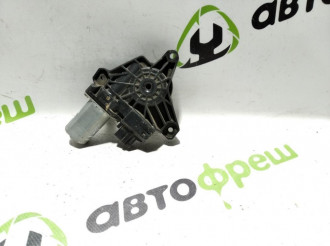 Моторчик стеклоподъемника правый задний B 246