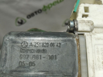 Моторчик стеклоподъемника правый передний Ml 164