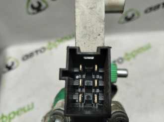 Моторчик стеклоподъемника правый задний S 221