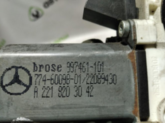 Моторчик стеклоподъемника правый задний S 221