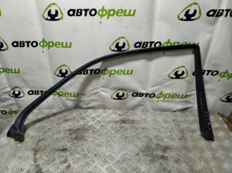 Уплотнитель двери задней левой E 210