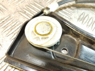 Стеклоподъемник задний правый S 221