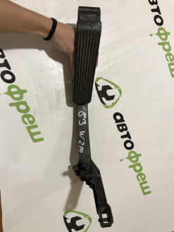 Педаль газа E 210