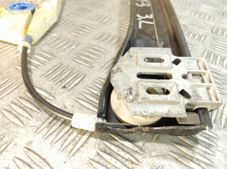 Стеклоподъемник задний левый S 221