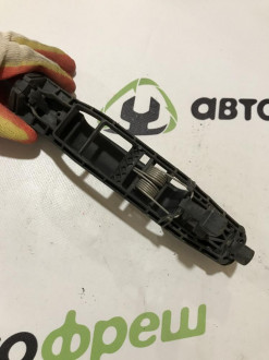 Ручка двери задней правой C 202