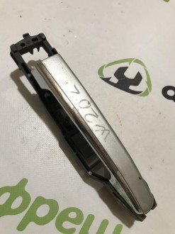 Ручка двери передней левой C 202