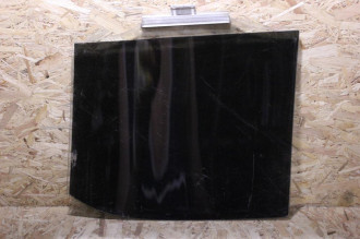 Стекло двери задней правой C 202