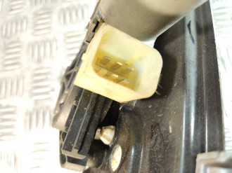 Стеклоподъемник задний левый C 203