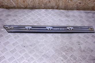 Молдинг двери задней правой C 203