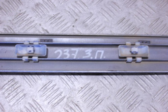 Молдинг двери задней правой C 203