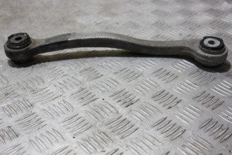 Рычаг задний верхний правый E 211