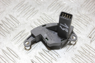 Датчик угла поворота S 220