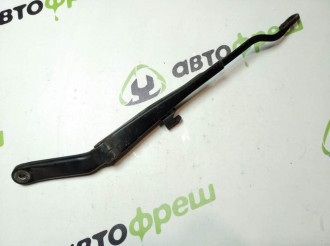 Поводок стеклоочистителя передний левый S 220