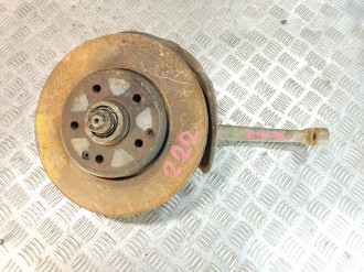 Кулак поворотный передний правый E 210