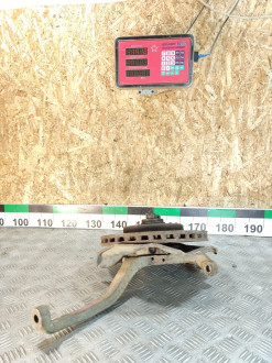 Кулак поворотный передний правый E 210