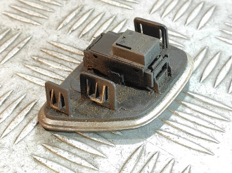 Кнопка стеклоподъемника E 210