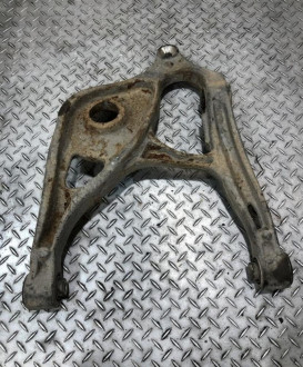 Рычаг задний нижний левый Ml 164