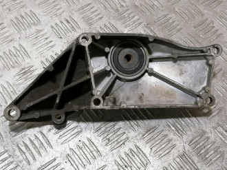 Кронштейн радиатора E 124