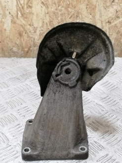 Кронштейн двигателя S 140