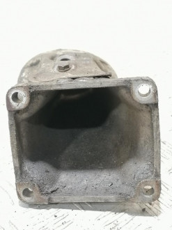 Кронштейн двигателя S 140