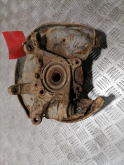 Кулак задний правый E 210