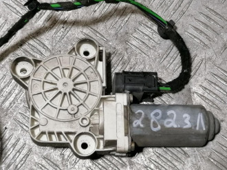 Моторчик стеклоподъемника правый задний E 211