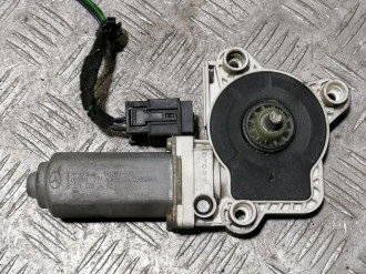 Моторчик стеклоподъемника правый задний E 211
