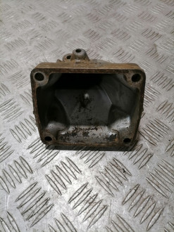 Кронштейн двигателя C 202