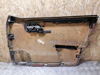 Обшивка двери передней левой C 202