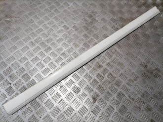 Молдинг двери передней левой C 202