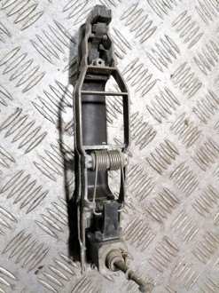 Ручка двери передней правой C 202