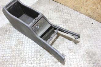 Подлокотник E 210