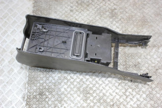 Подлокотник E 210