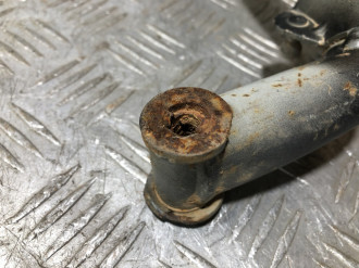 Петля багажника правая S 221