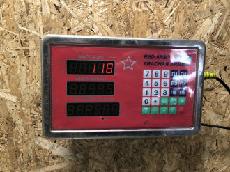 Петля багажника правая S 221