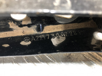 Петля багажника правая S 221