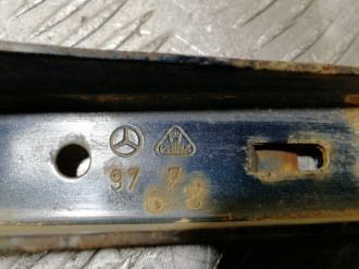 Петля крышки багажника правая Clk 208