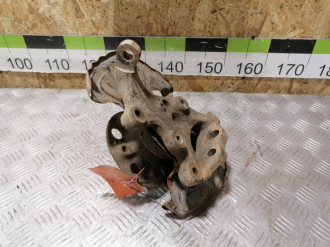 Кулак поворотный передний левый Clk 209