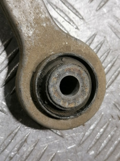 Рычаг задний верхний правый S 220