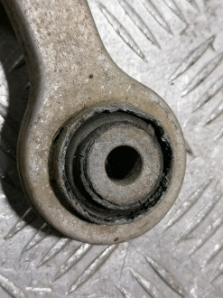 Рычаг задний верхний правый S 220