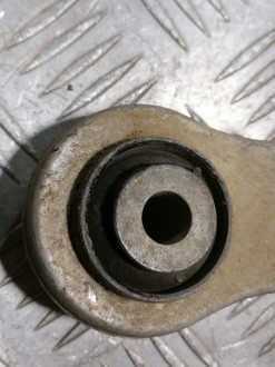 Рычаг задний верхний правый S 220