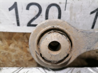 Рычаг задний верхний правый S 220