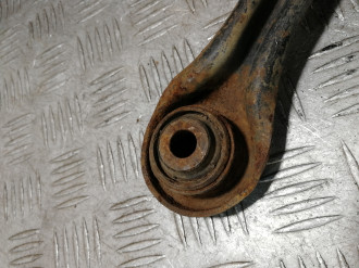 Тяга задняя продольная E 124