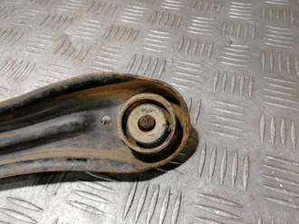 Рычаг задний верхний правый Ml 164