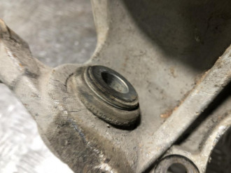 Кулак задний правый S 221