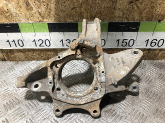 Кулак задний правый S 221