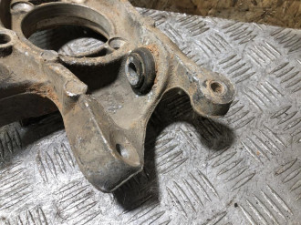 Кулак задний правый S 221