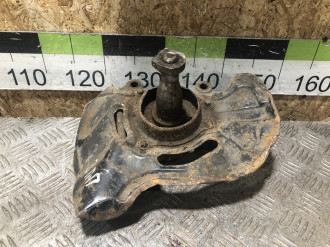 Кулак поворотный передний правый Clk 209