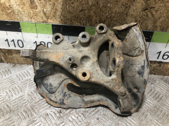 Кулак поворотный передний правый Clk 209