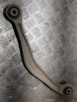 Рычаг задний верхний правый S 221